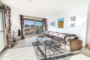 Et opholdsområde på Apartamento Bellavista Puerto 2A