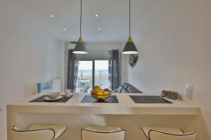 Fotografia z galérie ubytovania Penthouse & apartments by the Sea airport Airstay v destinácii Artemida
