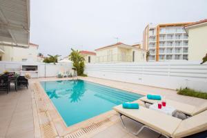 Bazén v ubytování Pernera Holiday Villa 588 nebo v jeho okolí