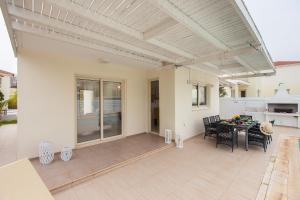 Balkón nebo terasa v ubytování Pernera Holiday Villa 588