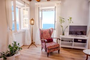 TV a/nebo společenská místnost v ubytování Lighthouse apartment