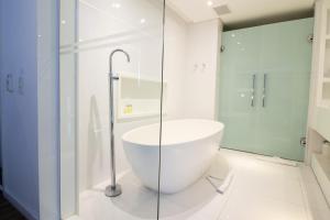 Kylpyhuone majoituspaikassa Bossa Nova Ipanema