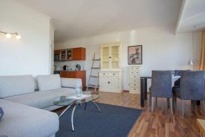 Küche/Küchenzeile in der Unterkunft "Strandhotel Heiligenhafen", Wohnung 126