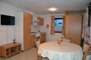 Dining area sa apartment