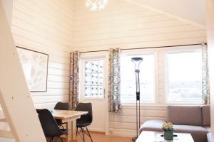 Posezení v ubytování Topcamp Havblikk - Helgeland