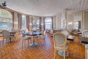 Restaurace v ubytování Hôtel Miléade Méditerranée - Port-Fréjus