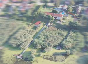 Letecký snímek ubytování Holt-Szamos Vendégház
