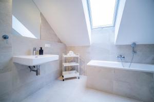 Koupelna v ubytování Apartmán U Hájenky 429 + 37 fotografií