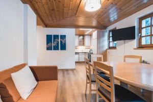 Felbermayer Appartements的厨房或小厨房