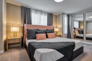 Postel nebo postele na pokoji v ubytování Formosa Valley by UNE Homes + 37 fotografií
