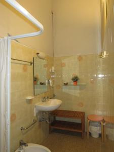A bathroom at Hotel Massimo