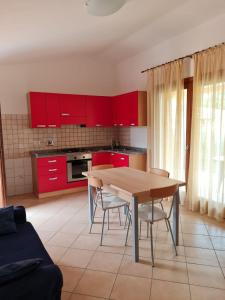 A kitchen or kitchenette at Dimora San Pietro