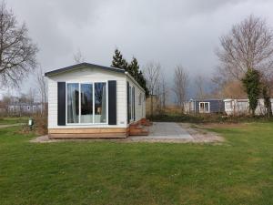 Gallery image of Stacaravan 161 5* camping De kuilart in Friesland in Koudum