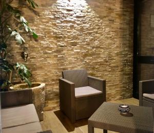 A seating area at Hotel Ariel Silva