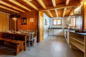 Nhà bếp/bếp nhỏ tại La Ferme des Cousines