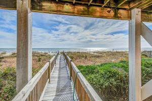 Gallery image of Seaclusion in Holden Beach +25 photos