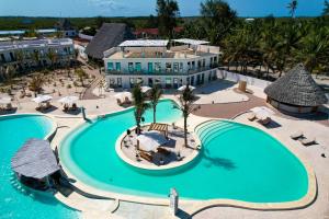 Bazén v ubytování The One Resort Zanzibar nebo v jeho okolí