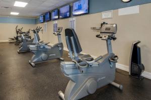 Fitness centrum a/nebo fitness zařízení v ubytování Lovely Sandestin Resort Studio with Balcony and Sunset View