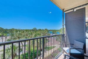 A balcony or terrace at Lovely Sandestin Resort Studio with Balcony and Beautiful View