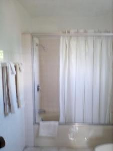 Salle de bains dans l'établissement Castlevue B&B