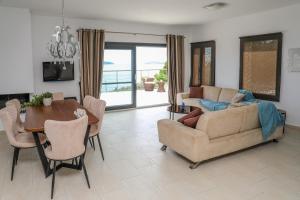 Gallery image of Golden King Villas in Vassilias