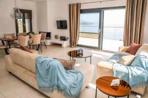 Posedenie v ubytovaní Golden King Villas