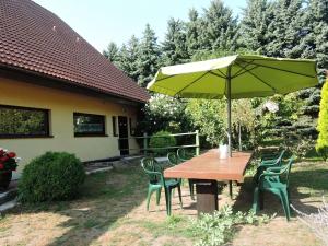 Κήπος έξω από το Holiday Home in Sulomino with Private Beach +4 φωτογραφίες