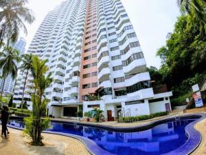AGODA C VIEW @ Sri Sayang Beach Resort内部或周边的泳池