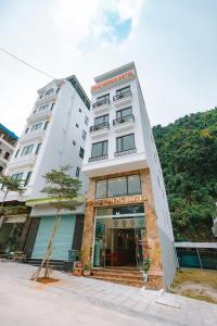 Gallery image of Cat Ba Rose Nhung Hotel in Cat Ba