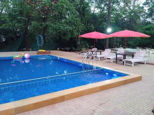 Bazén v ubytování Sayeban Hotel nebo v jeho okolí