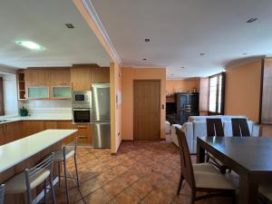 Kuchyňa alebo kuchynka v ubytovaní Apartamento Vila O Valadouro 2