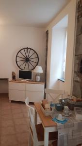 A seating area at Appartamentino tipico nel centro
