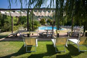 Bazén v ubytování Hotel Le Rotonde nebo v jeho okolí
