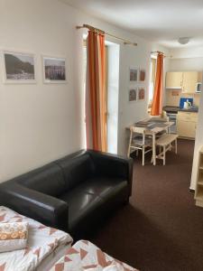 Kuchyň nebo kuchyňský kout v ubytování Horský apartmán Prášily + 37 fotografií