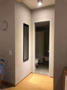 Koupelna v ubytování Departamento a estrenar barrio abasto Rosario + 13 fotografií