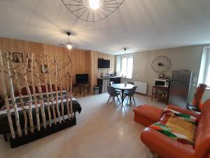 Photo de la galerie de l'établissement Studio Cosy de 2 à 4 personnes au cœur du Haut Doubs, entre les lacs, les montagnes et les vignobles, à Frasne