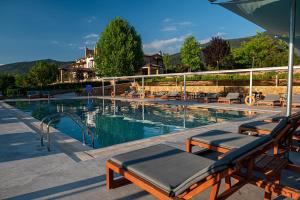 Bazén v ubytování Nymfasia Resort nebo v jeho okolí