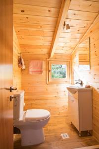 A bathroom at Romantic Tree House