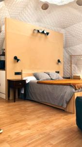 A bed or beds in a room at Camping Alpujarras