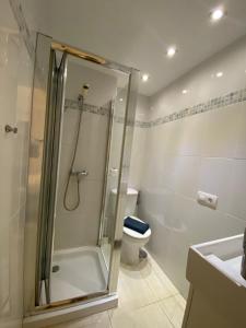 A bathroom at Miramar