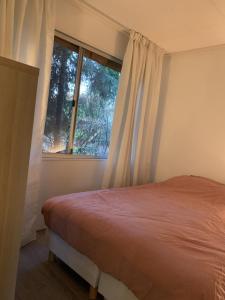 Кровать или кровати в номере Peelhuis