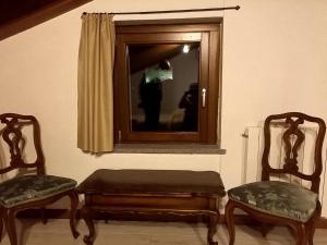 A seating area at La Maison de Joanna 2