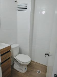 Koupelna v ubytování ApartaHotel Los Naranjos