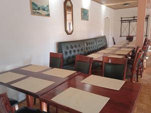 Hotel & Restaurant Zum Adlersberg餐廳或用餐的地方