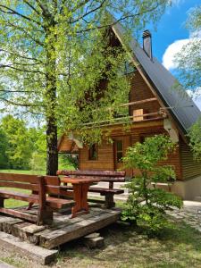 Taman di luar Holiday Home Edi