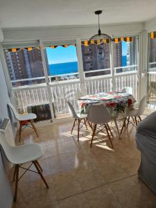 Balkón nebo terasa v ubytování Gran terraza con vistas al mar y piscina