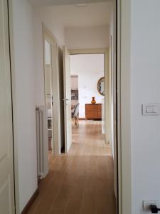Fotografie z fotogalerie ubytování Villa Maghetti - modernized flat in historic palazzo in the center of Luino v destinaci Luino