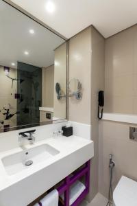 Koupelna v ubytování Studio M Al Barsha Hotel by Millennium