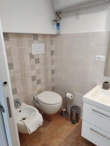 A bathroom at MOLO 78 Case Vacanze