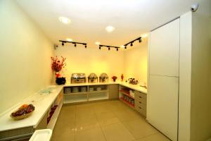 Classic Boutique Hotel Kuantan的厨房或小厨房